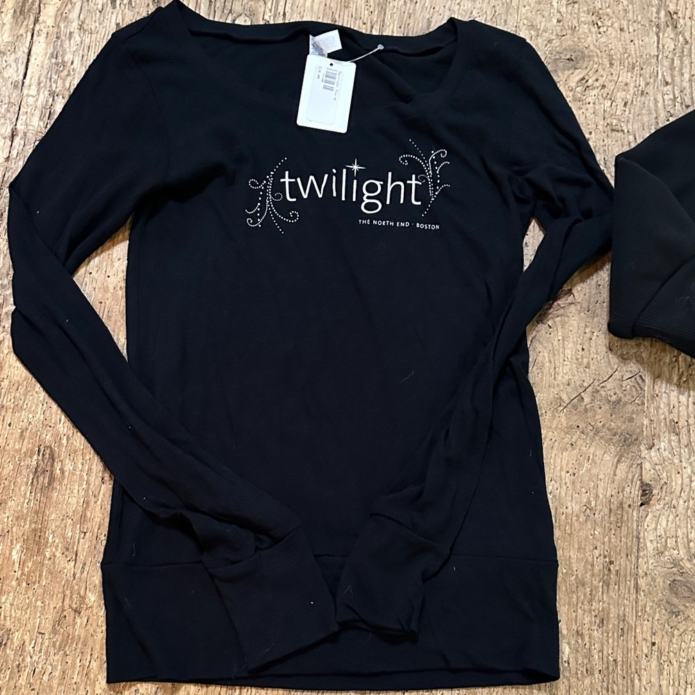 Women's Black Long Sleeve Top